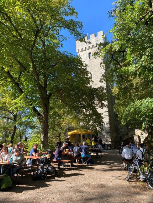 Buntes Treiben auf der Weilerburg