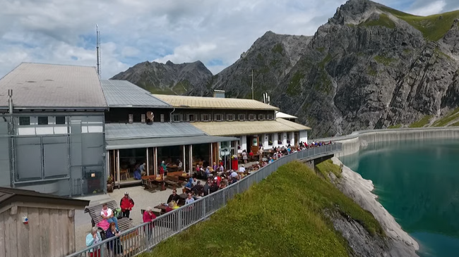 Douglass Hütte am Lünersee